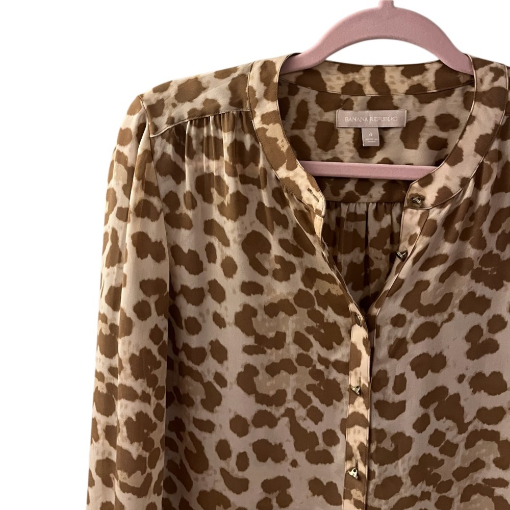 Banana Republic Beige Animal Print Button Down Blouse - Picture 2 of 7